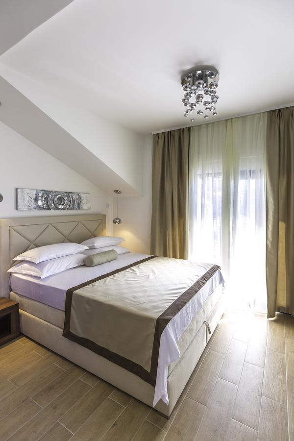 Lux Apartments Petar Baska Voda Luaran gambar