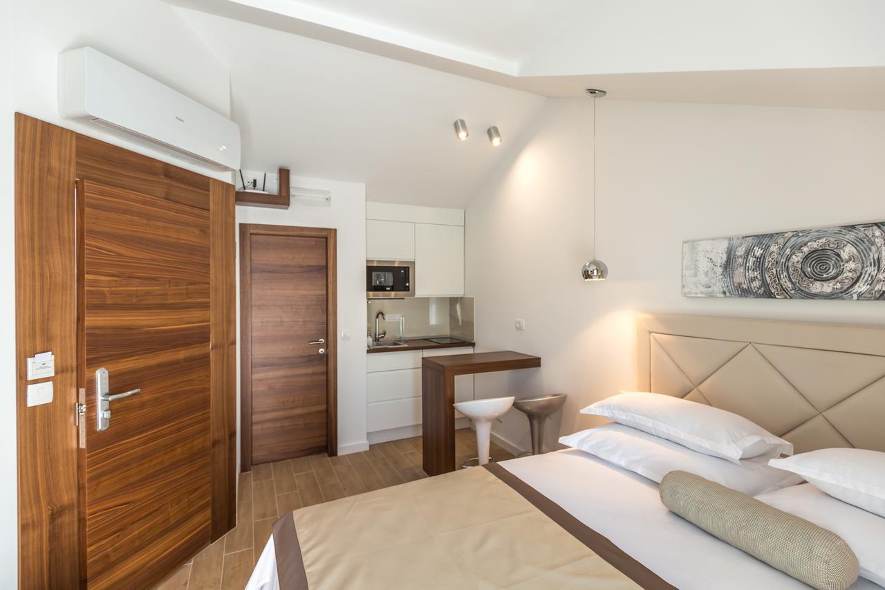 Lux Apartments Petar Baska Voda Luaran gambar