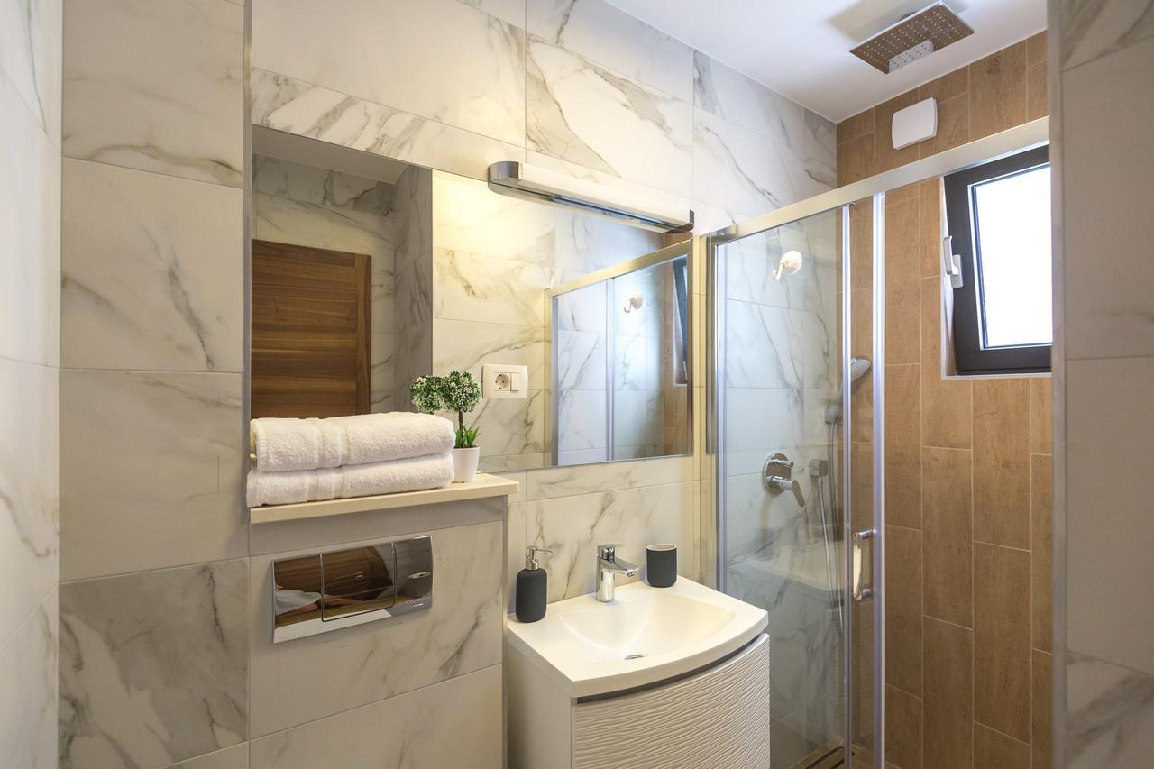 Lux Apartments Petar Baska Voda Luaran gambar